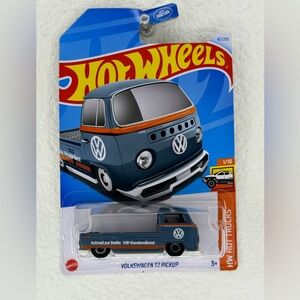 New Hot Wheels VOLKSWAGEN T2 PICKUP
Packaging is in good condition